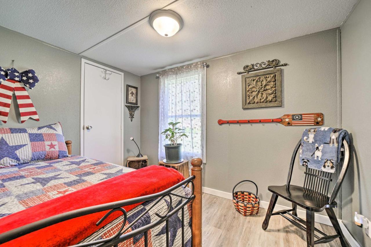 Smoky Mountain Vacation Rental With Hot Tub And Kayaks Whittier Exterior photo
