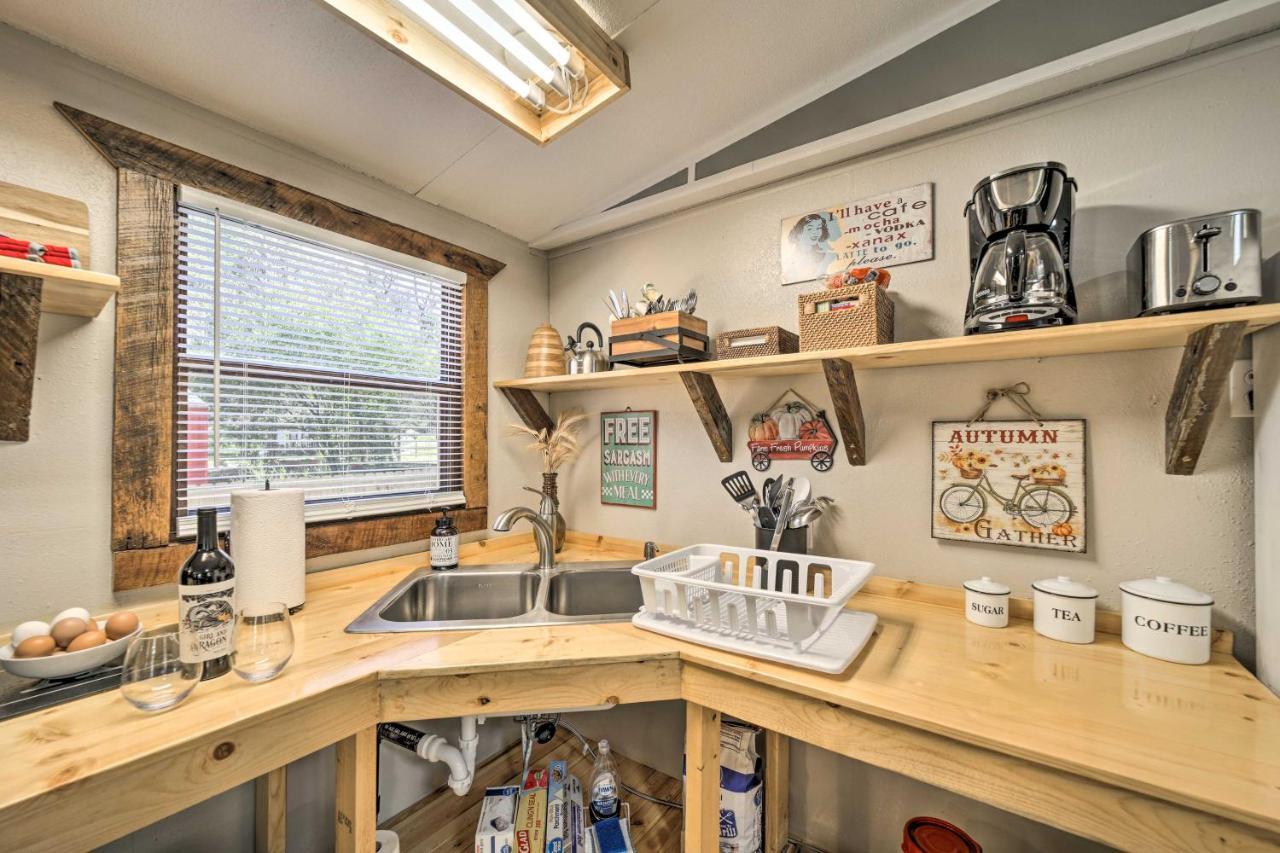 Smoky Mountain Vacation Rental With Hot Tub And Kayaks Whittier Exterior photo