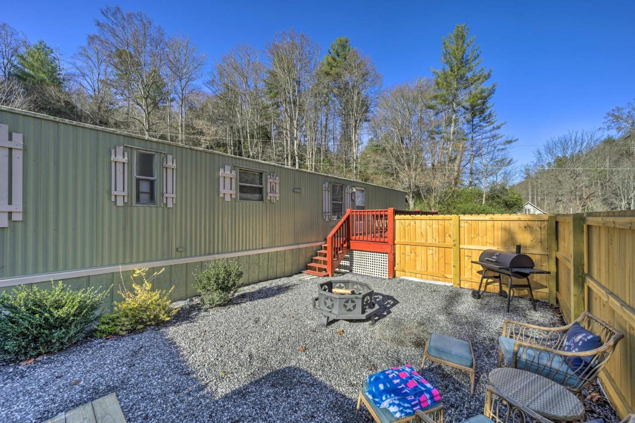 Smoky Mountain Vacation Rental With Hot Tub And Kayaks Whittier Exterior photo